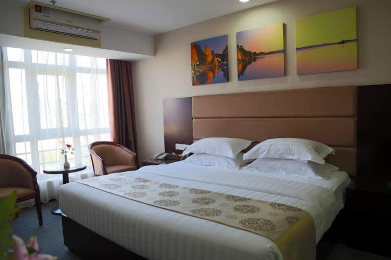 Yongchun Hotel Zhuhai จูไห่ ภายนอก รูปภาพ